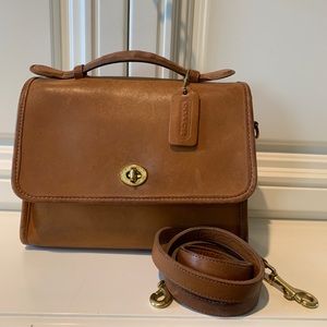 Vintage Coach Court 9870 Turnlock Leather Bag